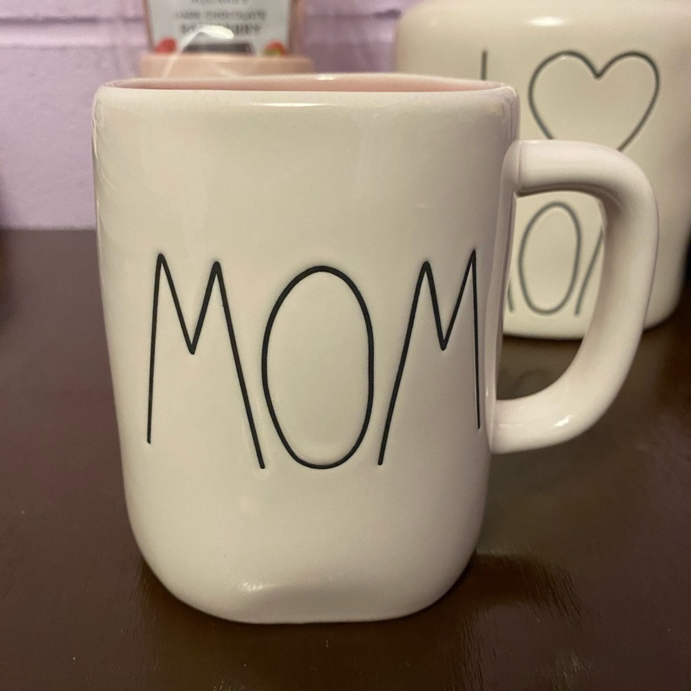 Rae Dun MOM mug